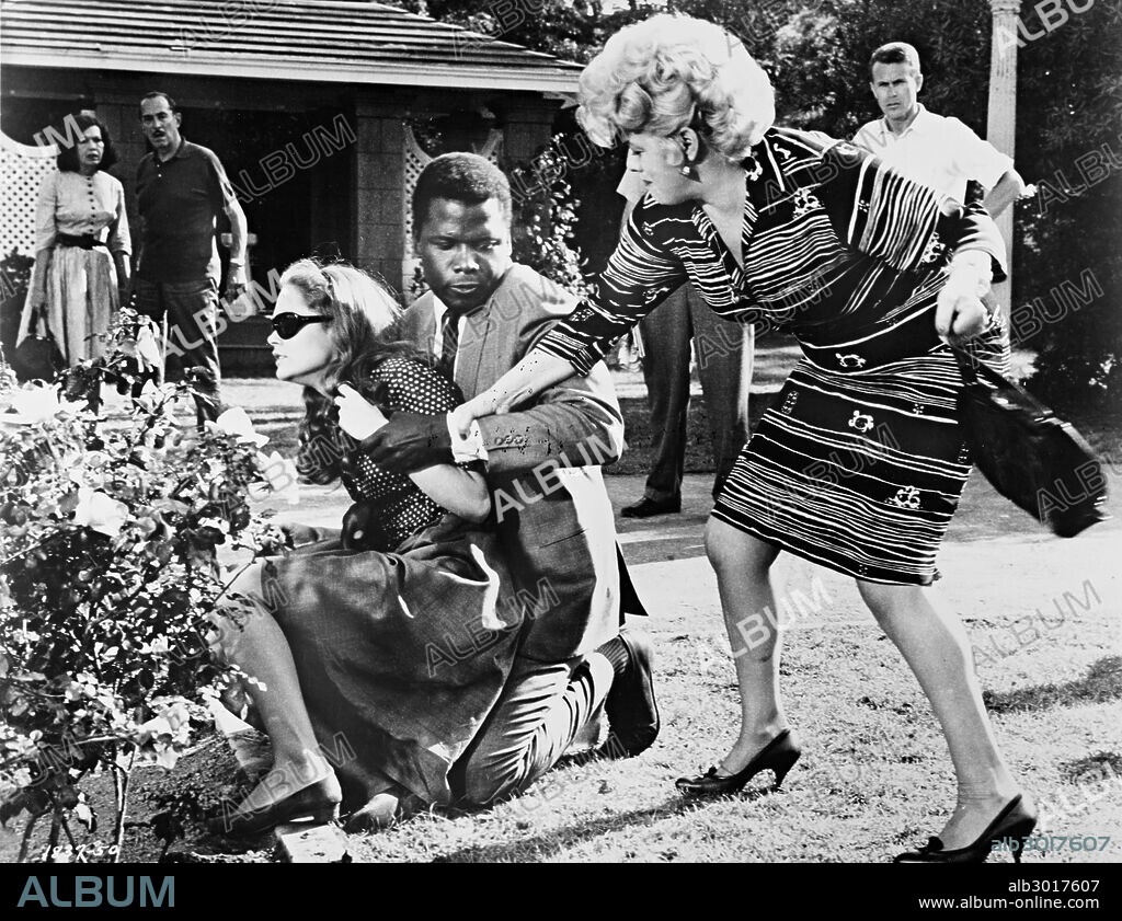 ELIZABETH HARTMAN, SHELLEY WINTERS and SIDNEY POITIER in A PATCH OF BLUE, 1965, directed by GUY GREEN. Copyright M.G.M.
