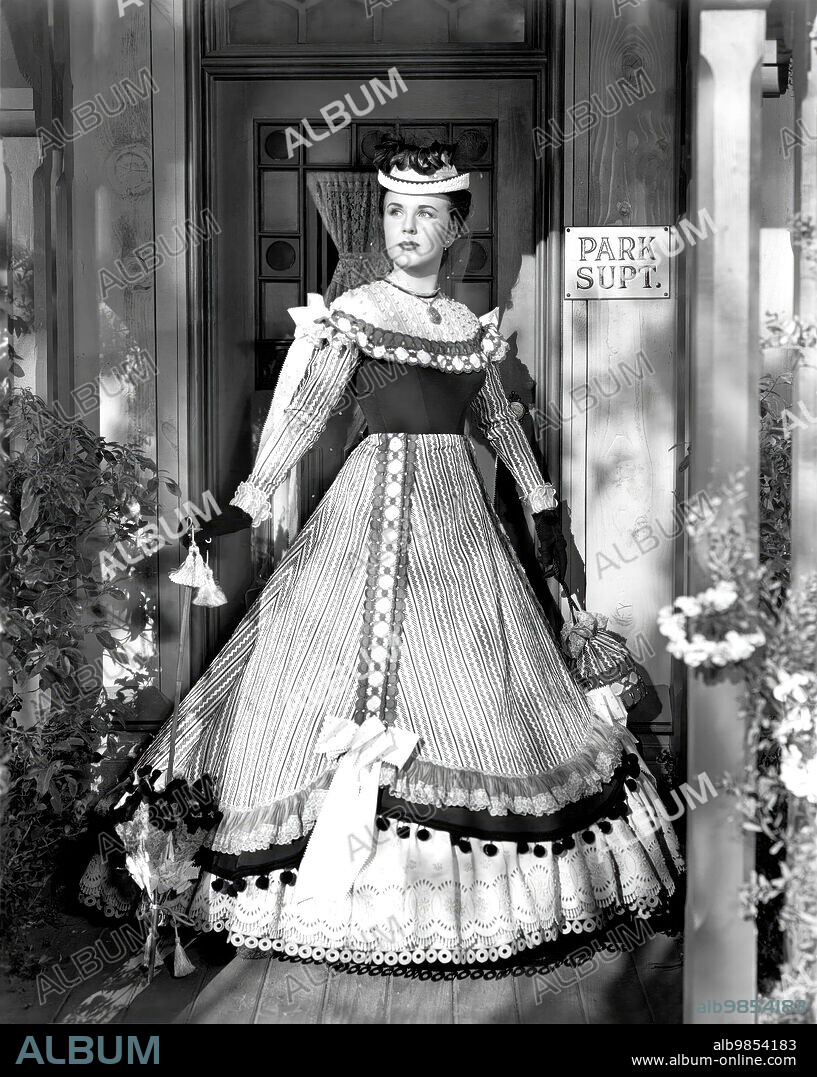 DEANNA DURBIN in UP IN CENTRAL PARK, 1948, directed by WILLIAM A. SEITER. Copyright UNIVERSAL PICTURES.