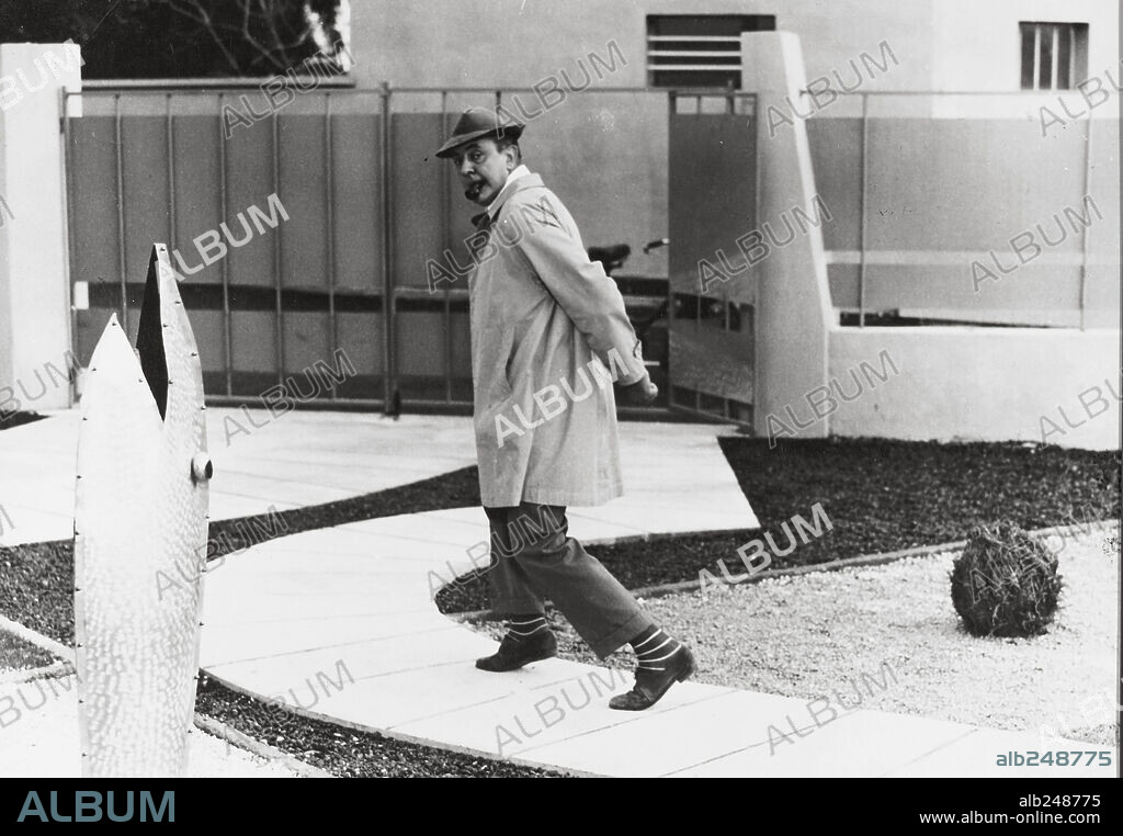 JACQUES TATI en MI TÍO, 1958 (MON ONCLE), dirigida por JACQUES TATI.