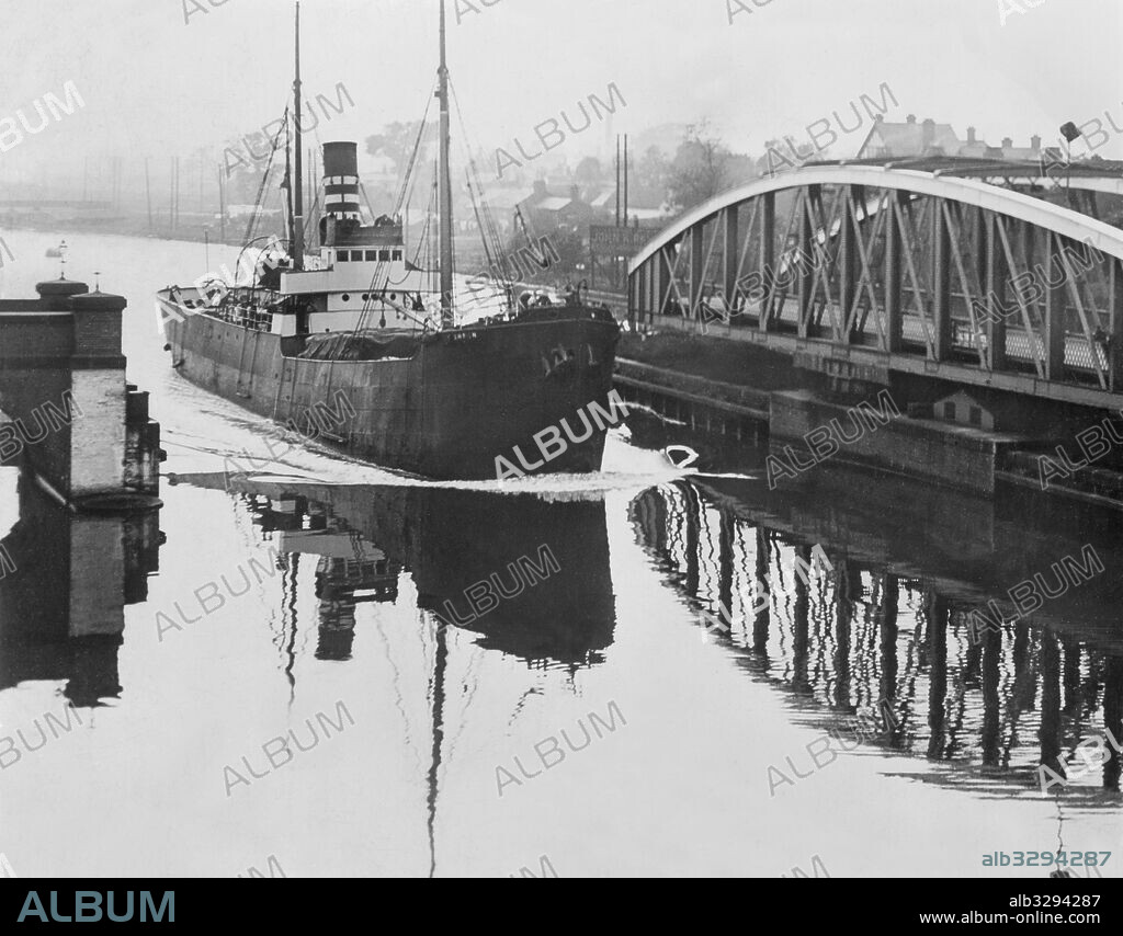 The Barton Swing Bridge on The Manchester Ship Canal. Eccles, c1910.