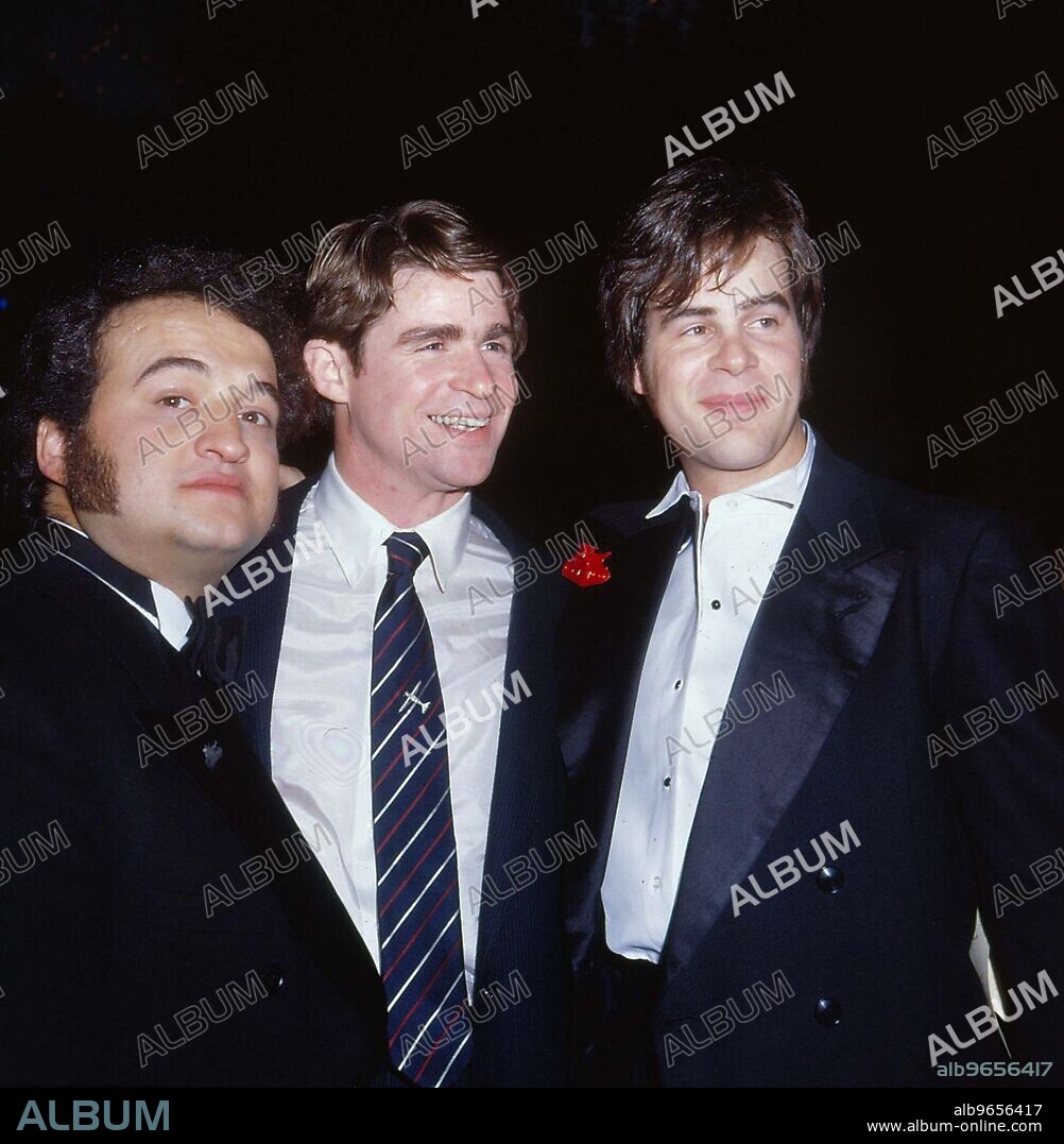 DAN AYKROYD, JAMES BELUSHI und TREAT WILLIAMS. 1980's - DAN AYKROYD WITH TREAT WILLIAMS AND JOHN BELUSHI.R4035G. NATE CUTLER- (Credit Image: © Nate Cutler/Globe Photos via ZUMA Wire).