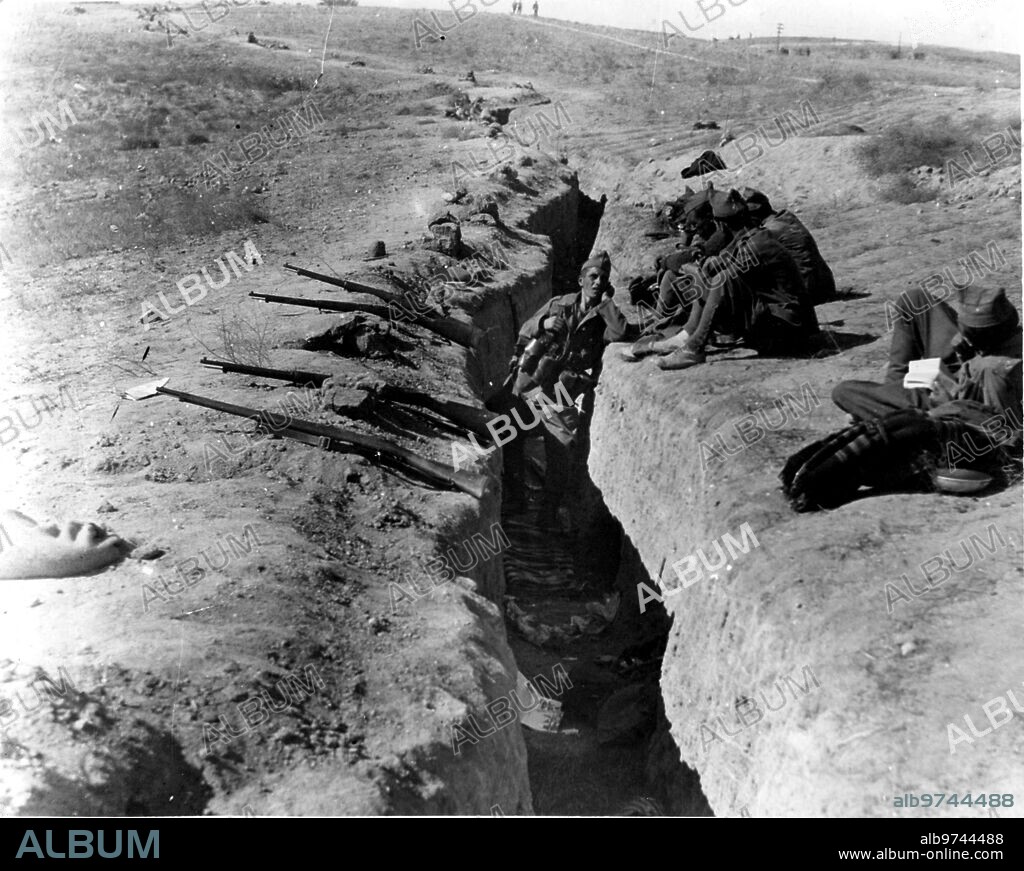 Navalcarnero (Madrid), 27/10/1936. Guerra Civil Española. Linea de trincheras que defiende Navalacarnero.