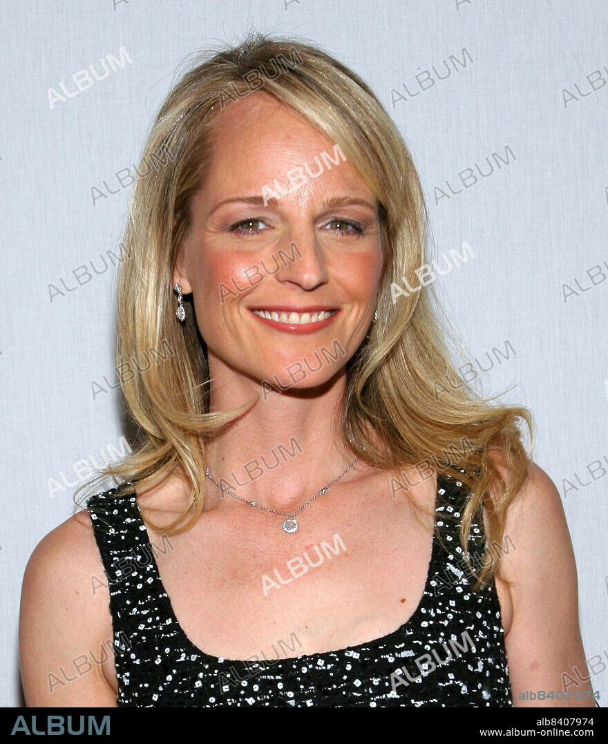 October 26, 2005 - New York City, New York, U.S. - 26 October 2005 - Saks Fifth Ave Store, NYC - Helen Hunt at Saks Fifth Avenue launch for the Key to the Cure campaign benefitting the Entertainment Industry Foundation's Women's Cancer Research Fund co-sponsored by Mercedes-Benz. Photo Credit Jackson Lee/Admedia (Credit Image: © Jackson Lee/AdMedia via ZUMA Wire).