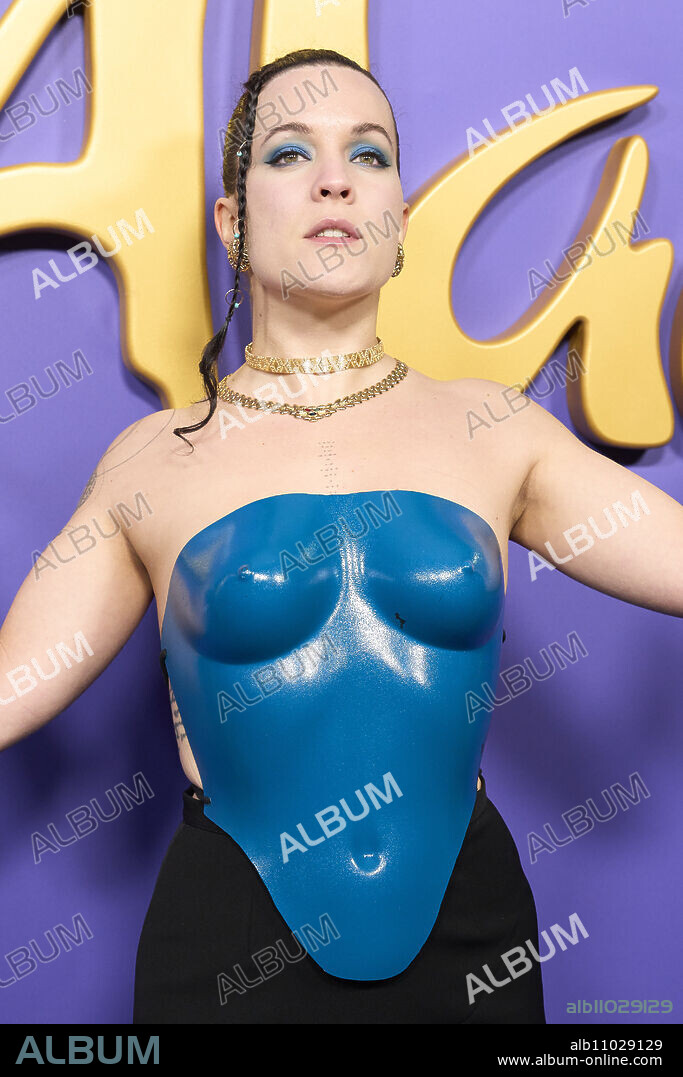 Noemi Casquet aka Mamacasquet attends 'Aladdin' Musical Premiere at Coliseum Theatre on March 23, 2023 in Madrid, Spain.