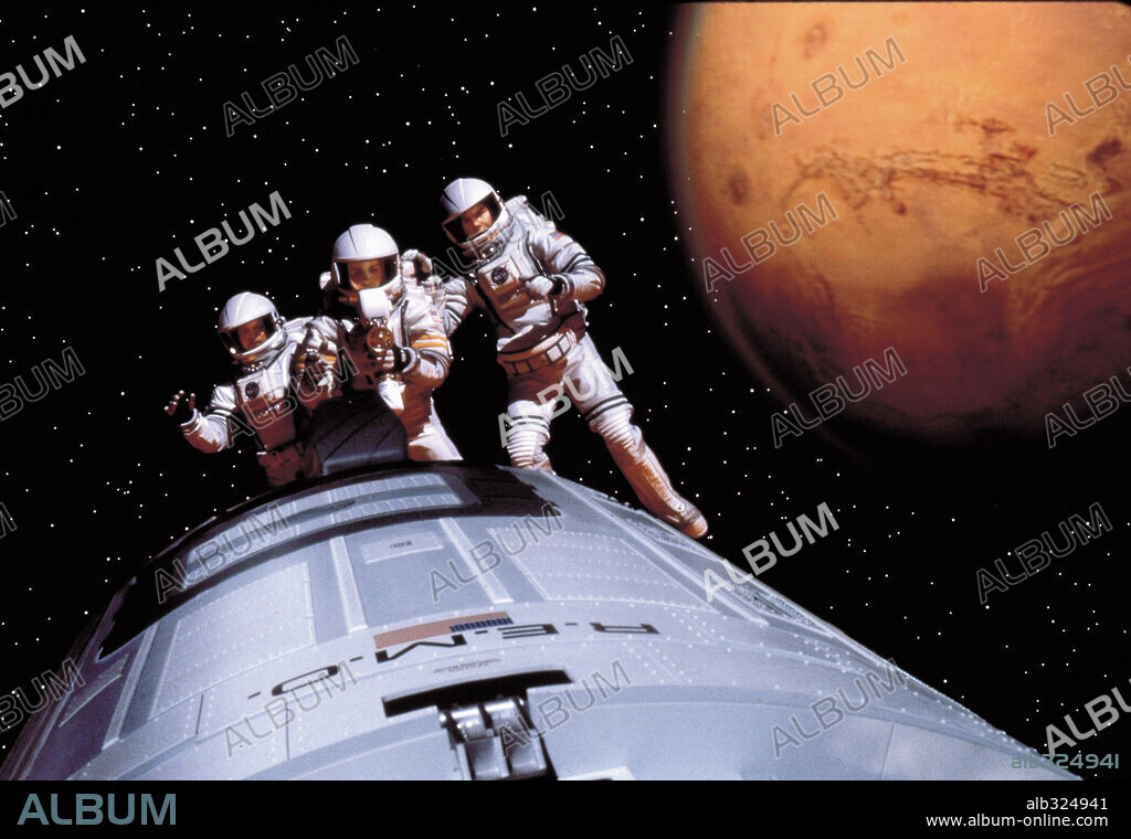 CONNIE NIELSEN, DON CHEADLE and GARY SINISE in MISSION TO MARS, 2000, directed by BRIAN DE PALMA. Copyright TOUCHSTONE PICTURES / McEWAN, ROB.