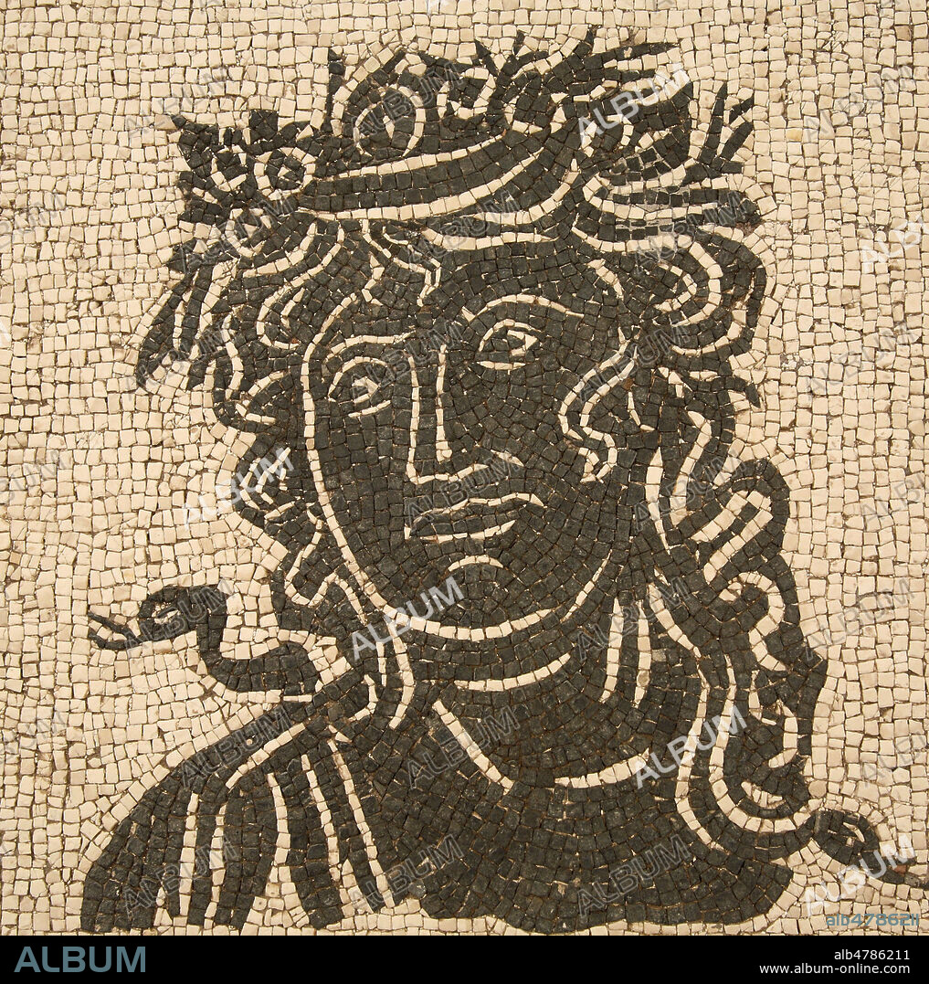 MOSAIQUE, MEduse, Palazzo Massimo, Rome, Italie. Mosaique de sol des bains de Caracalla datee de 212-216 ap JC, 3eme siecle. Photo Samuel MAGAL/SITES&PHOTOS/KHARBINE TAPABOR.