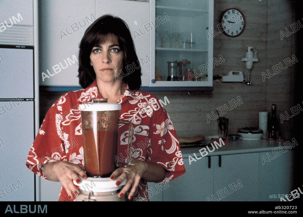CARMEN MAURA en MUJERES AL BORDE DE UN ATAQUE DE NERVIOS, 1988, dirigida por PEDRO ALMODOVAR. Copyright EL DESEO S.A / CATTARINICH, MIMMO.