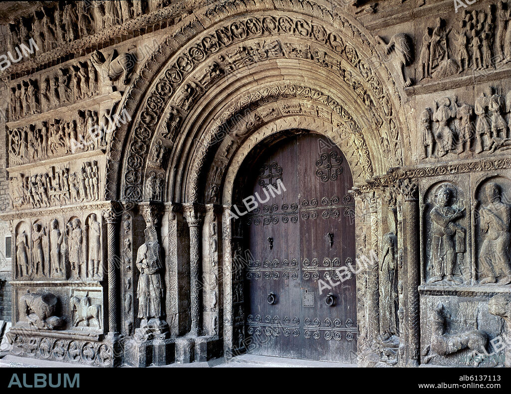 PORTADA ROMANICA DEL MONASTERIO DE SANTA MARIA DE RIPOLL - SIGLO XII.