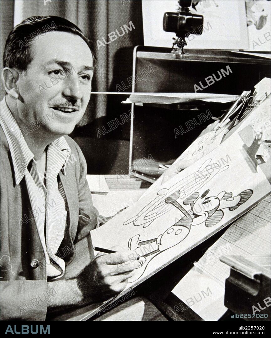 WALT DISNEY DIRECTOR Y DIBUJANTE NORTEAMERICANO. 1901-1966       REPRODUCCION FOTO.