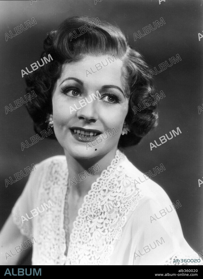 MARGARET LOCKWOOD in CAST A DARK SHADOW, 1955, directed by LEWIS GILBERT. Copyright FROBISHER/EROS.