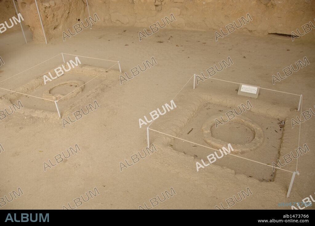 ARTE MICENICO. GRECIA. PALACIO DEL REY NESTOR. Construido entre los años 1300-1200 a. C. Detalle de las ruinas. Alrededores de PILOS. Provincia de Messinía. Región del Peloponeso.