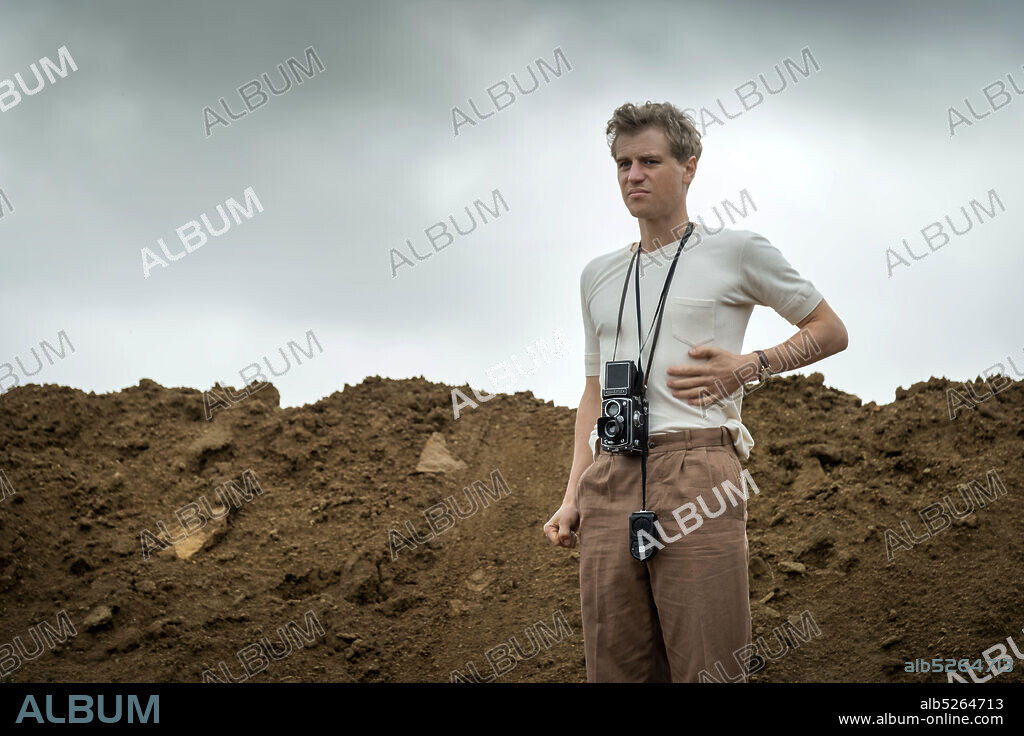 JOHNNY FLYNN in THE DIG, 2021, directed by SIMON STONE. Copyright NETFLIX.
