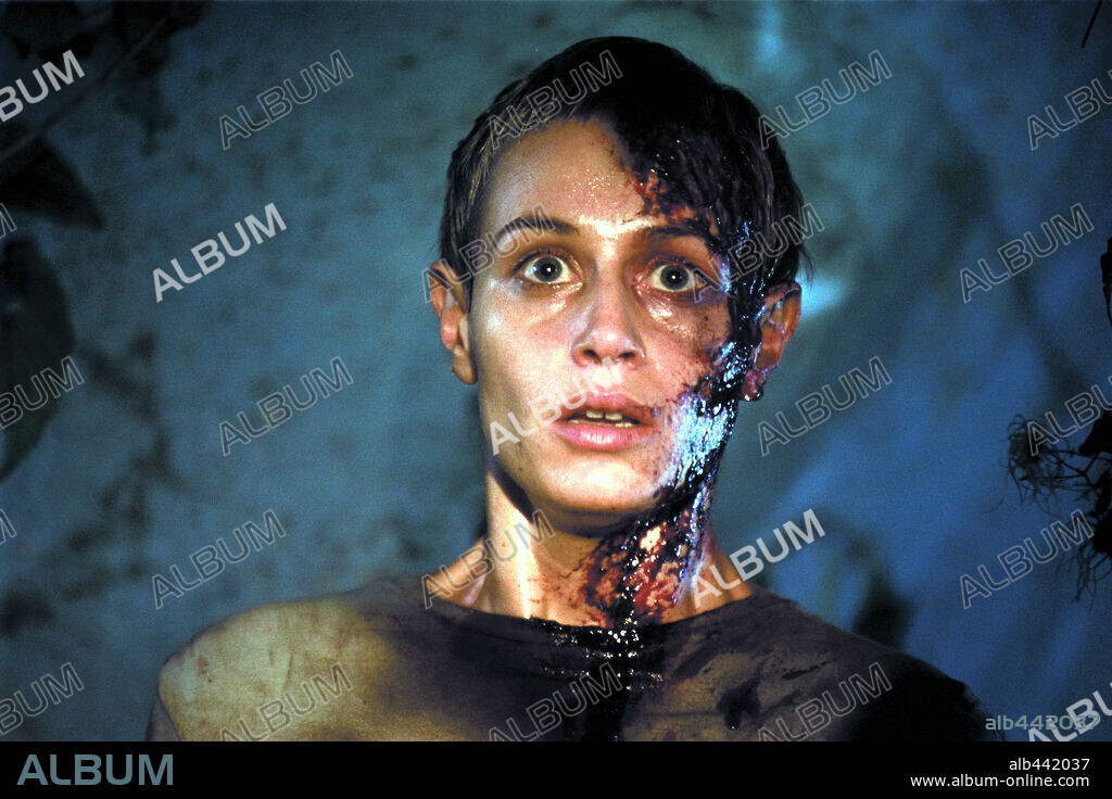 CECILE DE FRANCE in SWITCHBLADE ROMANCE, 2003 (HAUTE TENSION), directed by ALEXANDRE AJA. Copyright LIONS GATE FILMS.