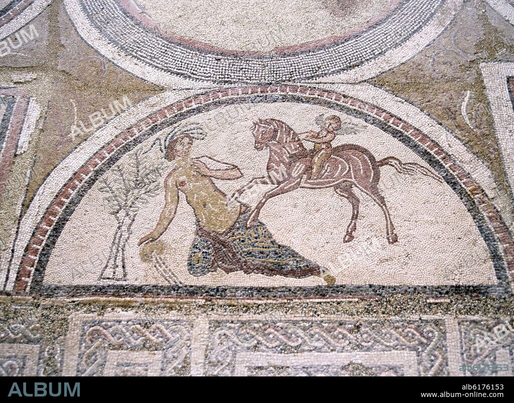 AMIMONE Y CUPIDO - MOSAICO DE LA VILLA DE MATERNO CINEGIO - S IV.