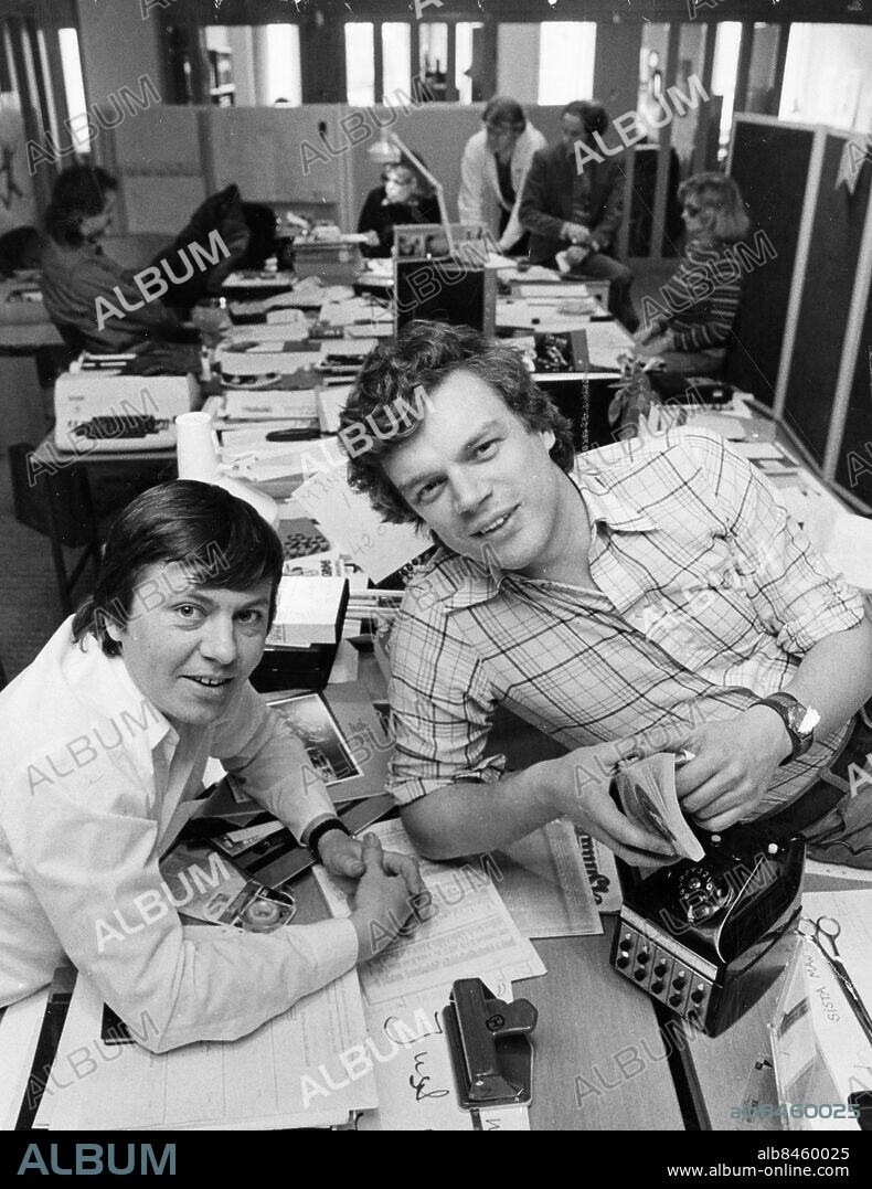 STOCKHOLM 1981-01-30 . Måndagsbörsen i SVT. Jonas Hallberg (th) som med sin radarpartner kollega Staffan Schmidt delar på rollen som programledare. Foto: Jacob Forsell / Expressen / TT / Kod 14. ** AFTONBLADET OUT **.