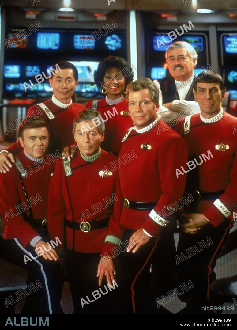 KELLEY DEFOREST, JAMES DOOHAN, WALTER KOENIG, LEONARD NIMOY, WILLIAM SHATNER and GEORGE TAKEI. DEFOREST KELLEY, GEORGE TAKEI, JAMES DOOHAN, LEONARD NIMOY, WALTER KOENIG and WILLIAM SHATNER in STAR TREK VI: THE UNDISCOVERED COUNTRY, 1991, directed by NICHOLAS MEYER. Copyright PARAMOUNT PICTURES.