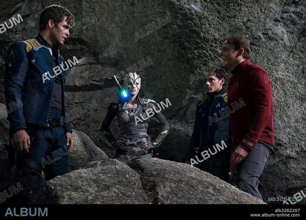 ANTON YELCHIN, CHRIS PINE, SIMON PEGG and SOFIA BOUTELLA in STAR TREK BEYOND, 2016, directed by JUSTIN LIN. Copyright PARAMOUNT PICTURES/BAD ROBOT/PERFECT STORM ENTERTAINMENT/SKY.