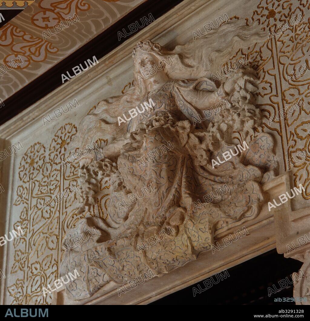 Josep Puig i Cadafalch / Relieve escultórico en el dintel de un arco interior de la Casa Garí, 1898-1899, Argentona, Barcelona, Cataluña, España.