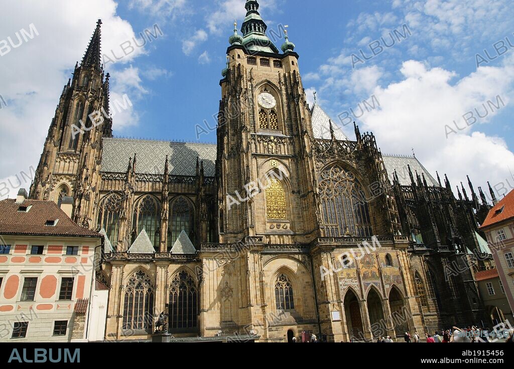 Czech Republic. Prague. St. Vitus Cathedral. Gothic style, 14th century. Main Tower, built by Peter Parler (1333-1399). General view. Castle complex. Hradcany district.