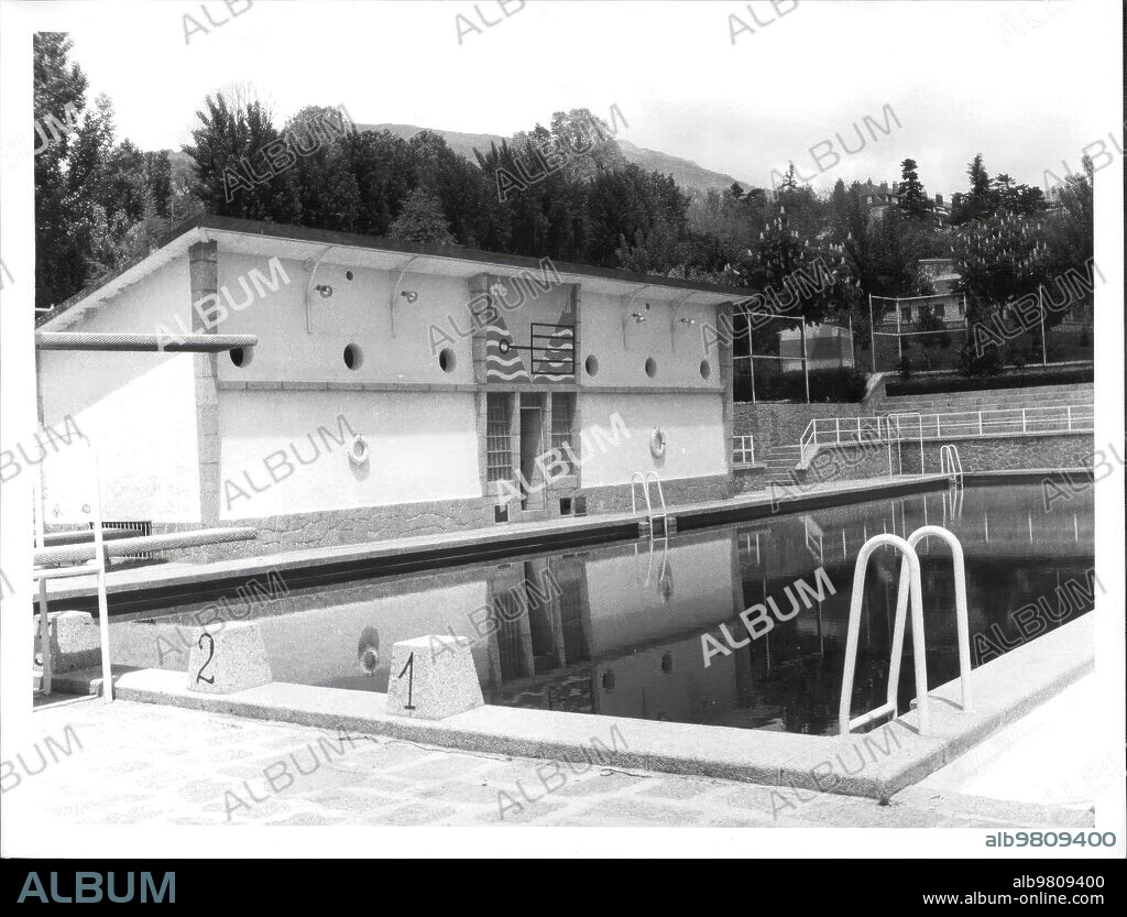 1969. Piscina del colegio Alfonso Xii en san Lorenzo del Escorial.