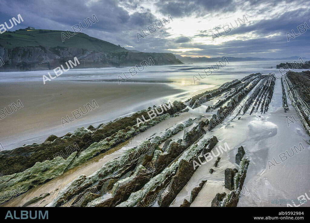 marea retirandose, Zumaia,Guipuzcoa, Euzkadi, Spain.