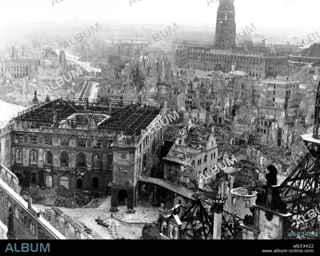 Dresden town centre with "Stallhof", "Johanneum" and "Bathaus" buildings bombed. Summer, 1949.
