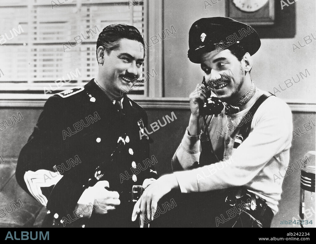 CANTINFLAS en EL GENDARME DESCONOCIDO, 1941, dirigida por MIGUEL M. DELGADO. Copyright POSA FILMS, S.A.