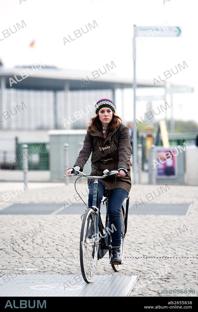BLANCA SUAREZ en PERDIENDO EL NORTE, 2015, dirigida por NACHO G. VELILLA. Copyright PRODUCCINES APARTE/ATRESMEDIA CINE/TELEFONICA STUDIOS.