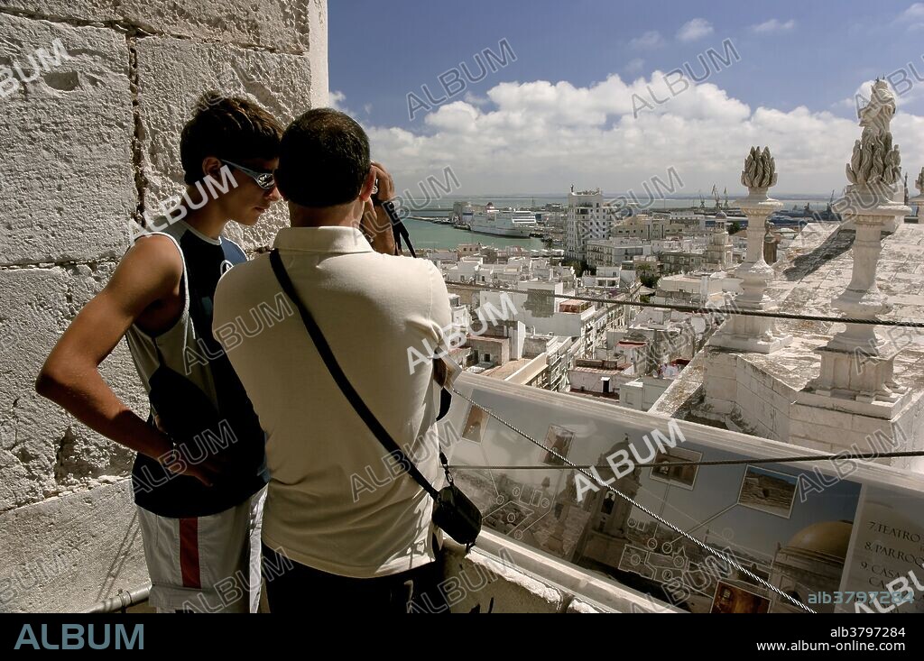 West tower of the New Cathedral, Cadiz, Region of Andalusia, Spain, Europe.