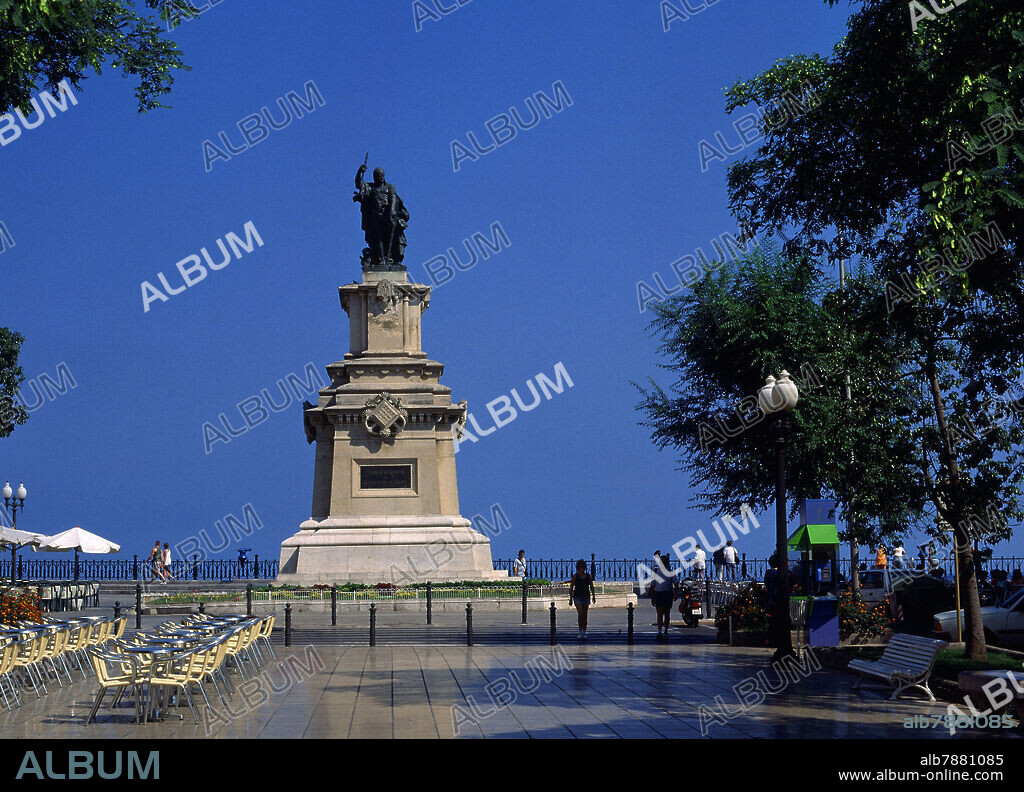FINAL DE LA RAMBLA NUEVA CON EL MONUMENTO DE ROGER DE LAURIA.