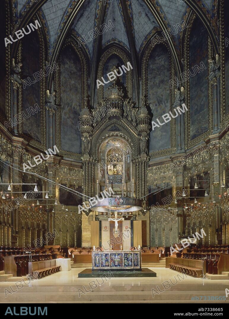 PRESBITERIO Y CORO DE LA BASILICA DE MONTSERRAT.