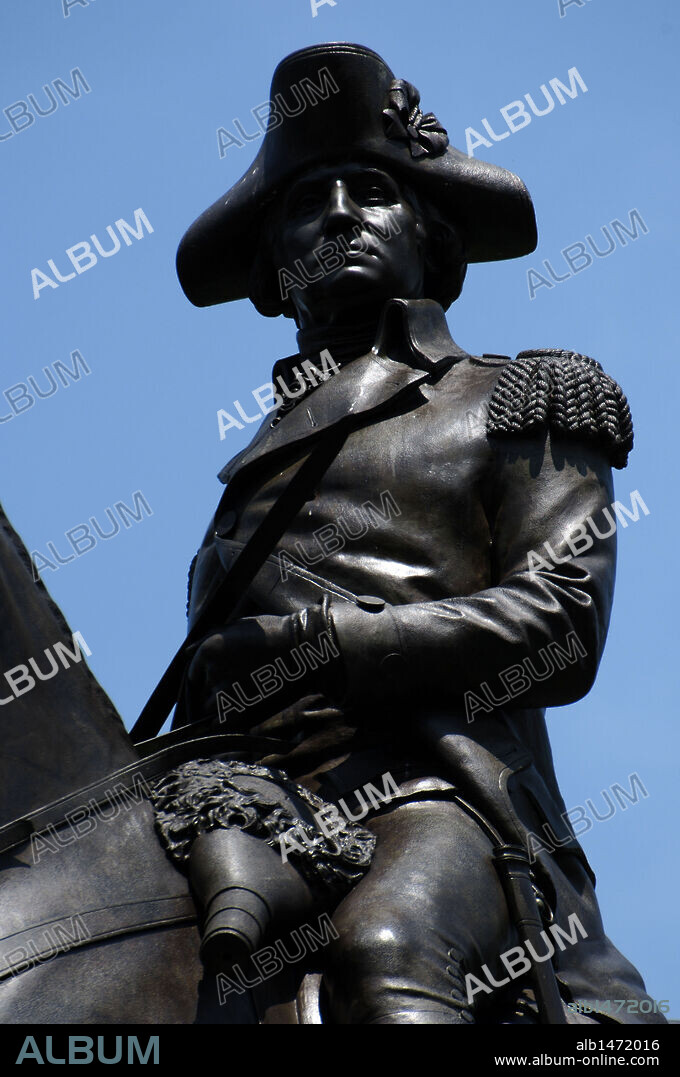 GEORGE WASHINGTON (1732-1799). Militar y político estadounidense. Ganó la guerra de la Independencia contra Inglaterra (1775-1782). Elegido para la presidencia de la Convención de 1787, firmó la Constitución de los Estados Unidos. Elegido presidente en 1789 y 1792. S. XVIII. Detalle. Monumento en el Parque Boston Common. Boston. Estado de Massachusetts. Estados Unidos.
