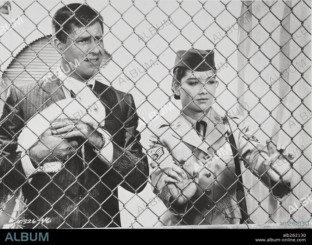 JERRY LEWIS and SUZANNE PLESHETTE in THE GEISHA BOY, 1958, directed by FRANK TASHLIN. Copyright PARAMOUNT PICTURES.