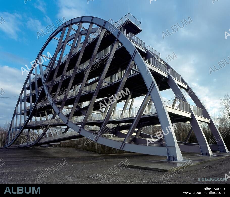 Bitterfeld, Bitterfelder Bogen Claus Bury, 2006, Höhe 28m, Länge 81m (Bitterfeld,Sachsen-Anhalt,DEU) Christine Wiedemann.