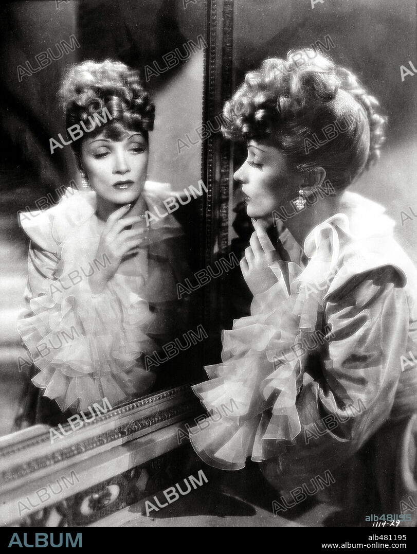 MARLENE DIETRICH in THE FLAME OF NEW ORLEANS, 1941, directed by RENE CLAIR. Copyright UNIVERSAL PICTURES.