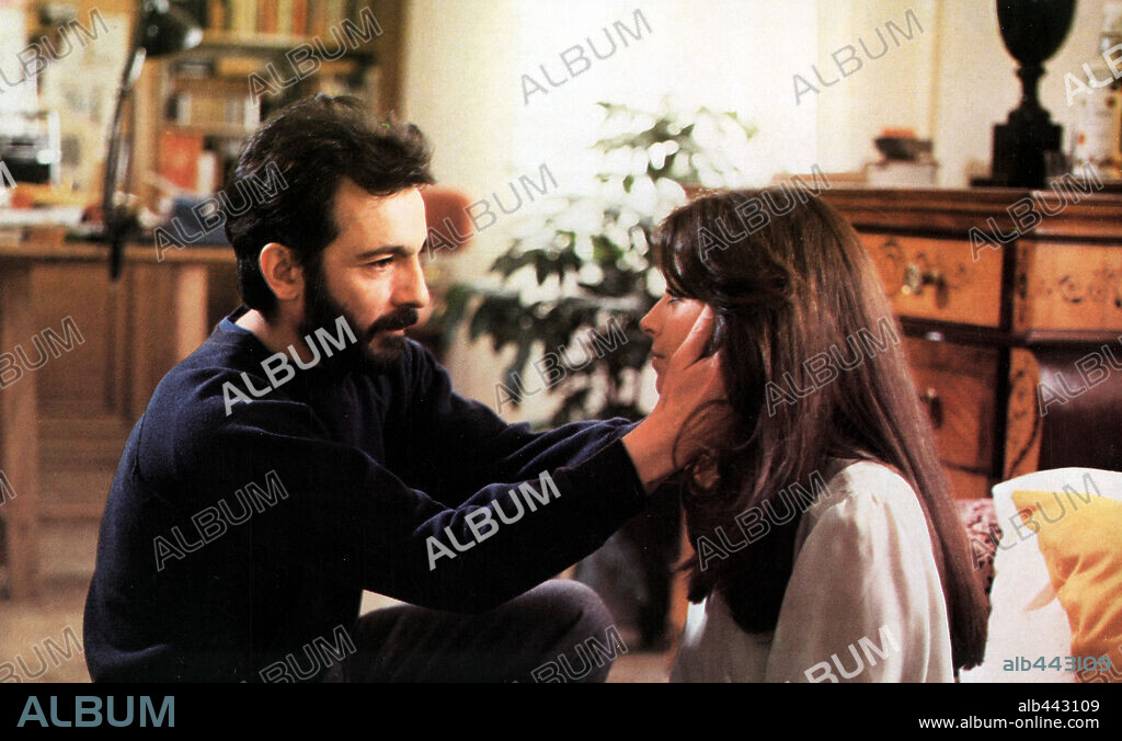 AMPARO MUÑOZ y JOSE LUIS GOMEZ en DEDICATORIA, 1980, dirigida por JAIME CHAVARRI. Copyright ELIAS QUEREJETA, P.C.