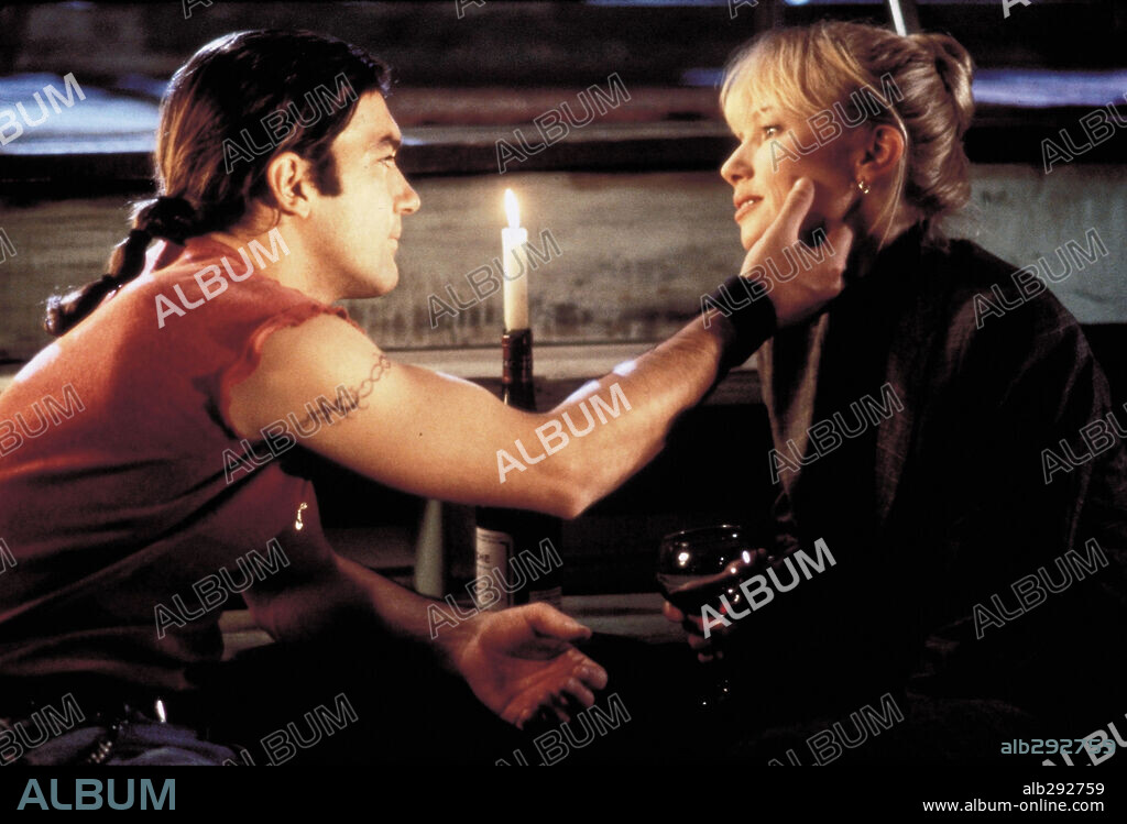 ANTONIO BANDERAS y REBECCA DE MORNAY en NUNCA HABLES CON EXTRAÑOS, 1995 (NEVER TALK TO STRANGERS), dirigida por PETER HALL. Copyright ALLIANCE COMMUNICATIONS / HAYES, KERRY.