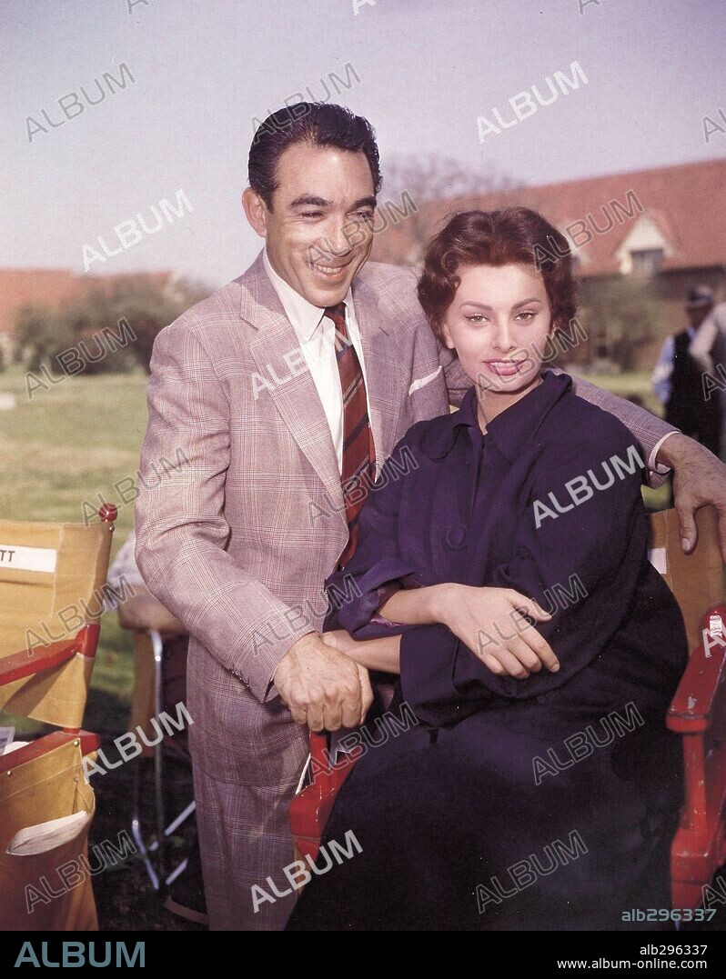 LOREN SOPHIA / LOREN SOFIA 1934/ and ANTHONY QUINN. ANTHONY QUINN and SOPHIA LOREN in THE BLACK ORCHID, 1958, directed by MARTIN RITT. Copyright PARAMOUNT PICTURES.