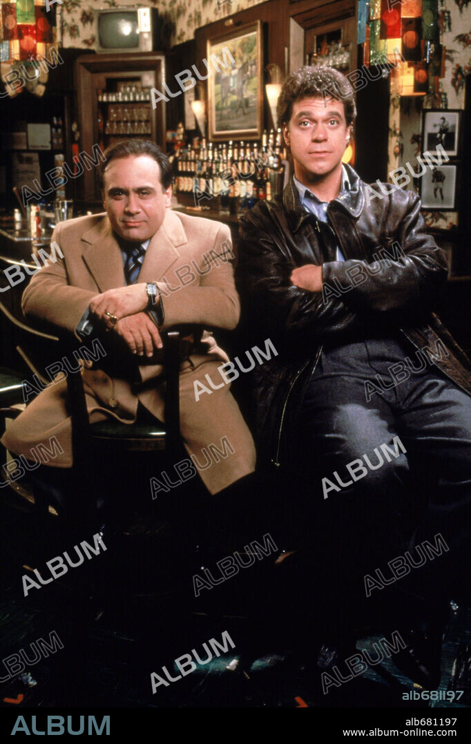 DANNY DEVITO and JOE PISCOPO in WISE GUYS, 1986, directed by BRIAN DE PALMA. Copyright M.G.M.