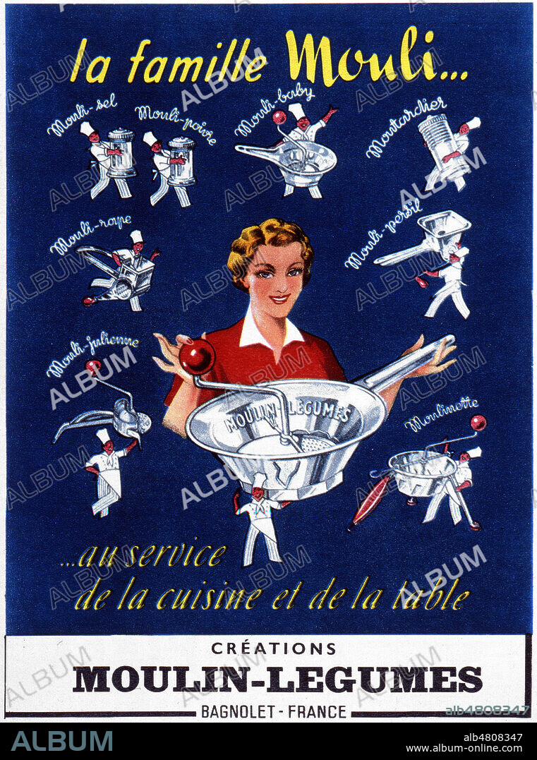 'La famille Mouli au service de la cuisine et de la table'. Publicite MOULINEX publiee dans Arts Menagers en 1954. Credit : Collection KHARBINE-TAPABOR.