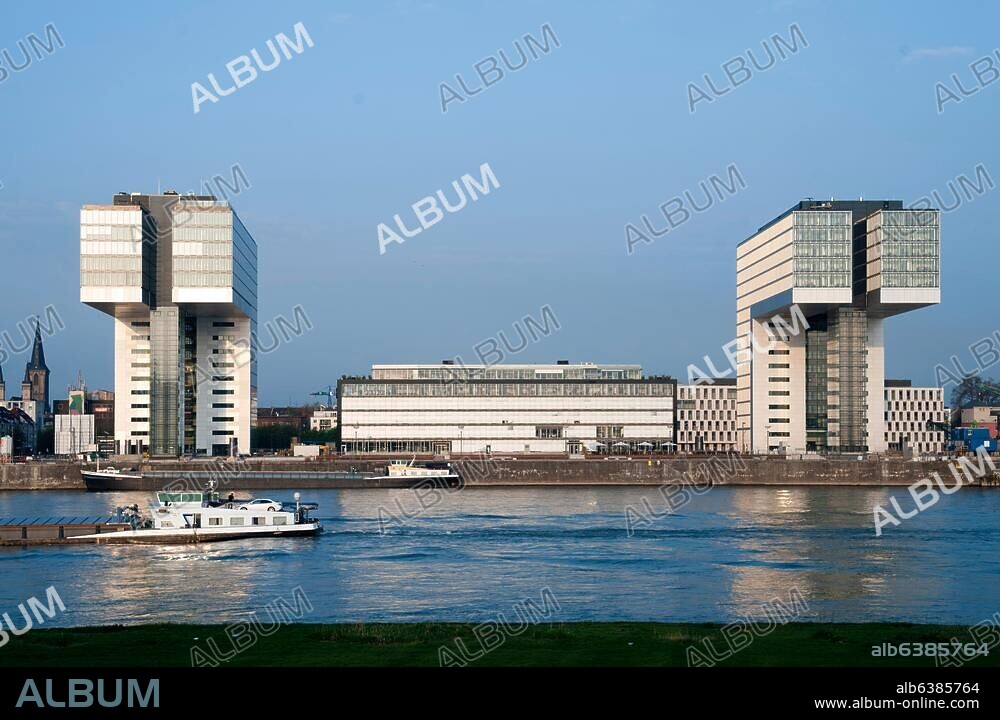 Köln, Innenstadt, Rheinauhafen, Speicherhäuser, Foto vom rechten Rheiufer Köln-Poll.