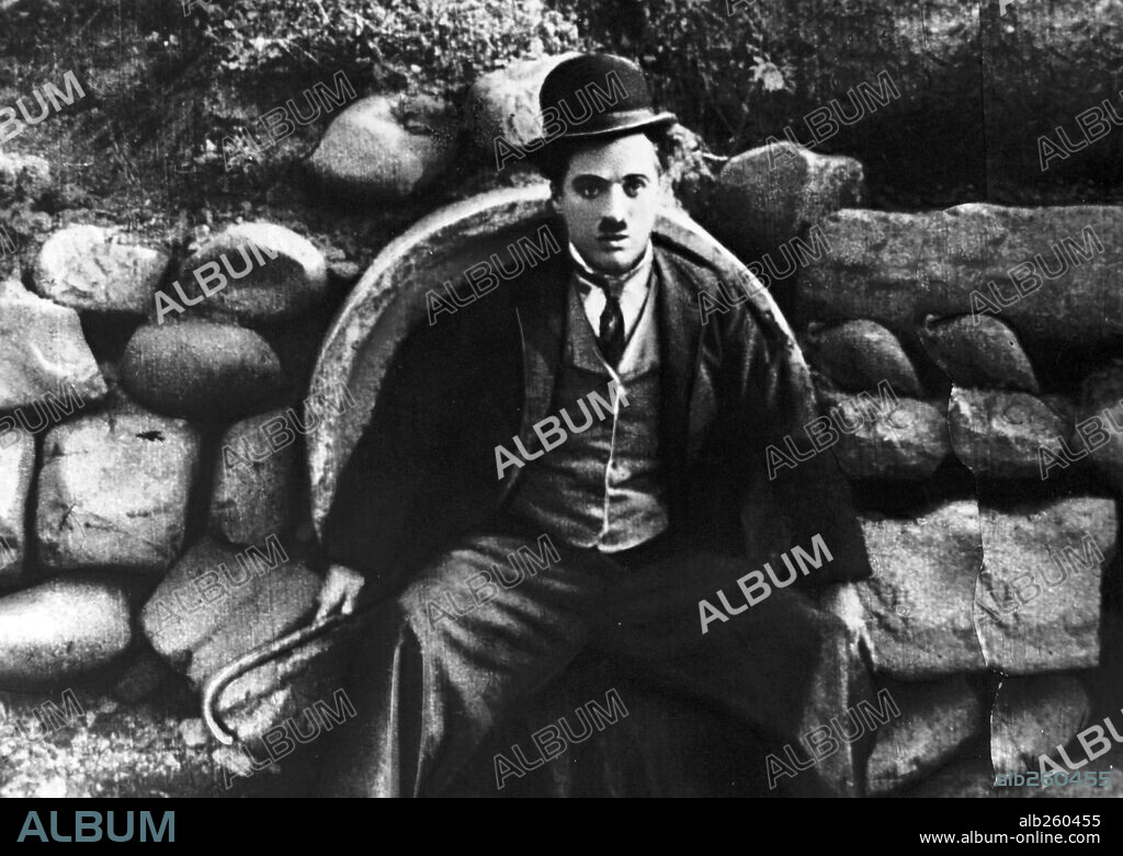 CHARLIE CHAPLIN in THE TRAMP, 1915, directed by CHARLES CHAPLIN. Copyright ESSENAY.