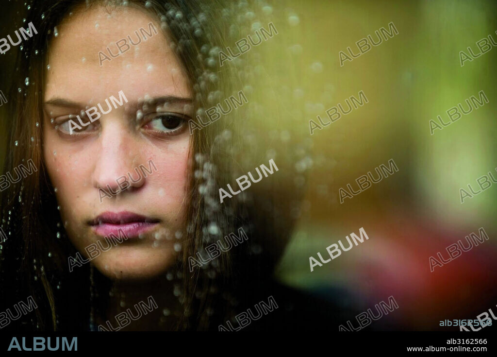 ALICIA VIKANDER in PURE, 2009 (TILL DET SOM ÄR VACKERT), directed by LISA LANGSETH. Copyright FILM VAST/TRE VANNER PRODUKTION AB.