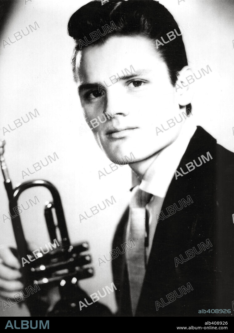 Chet Baker, trompetista y cantante de jazz estadounidense.