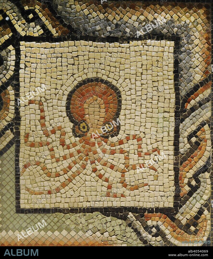 Mosaico con la representación de un pulpo. Siglos II-III. Piedra caliza. Procedente de la antigua ermita de Santa Colomba (antigua villa romana) de Villaquejida, provincia de León. Museo Arqueológico Nacional. Madrid. España.
