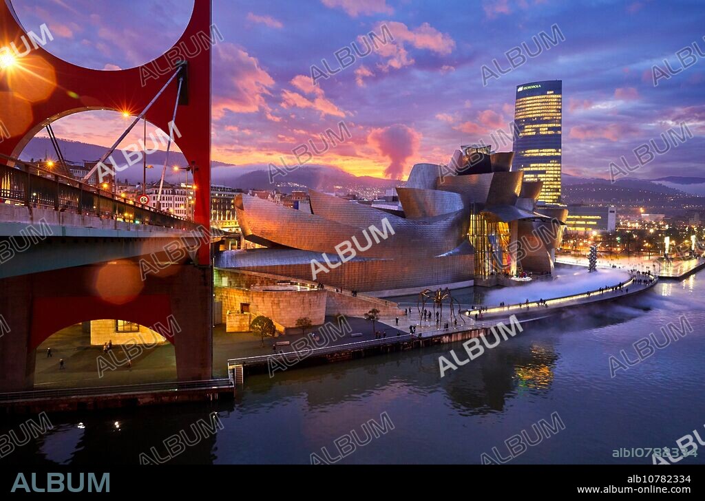 Nervion River and La Salve bridge, Guggenheim Museum, Bilbao, Bizkaia, Basque Country, Spain, Europe.