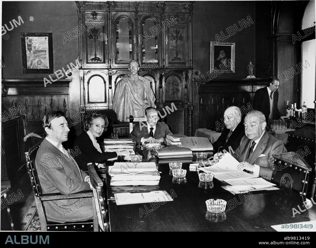 April 2, 1982. Jury Chaired by Lieutenant General Manuel Díez-Alegría, and made up of Mercedes Salisachs, José López Rubio, Carlos Ollero and Luís María Anson.