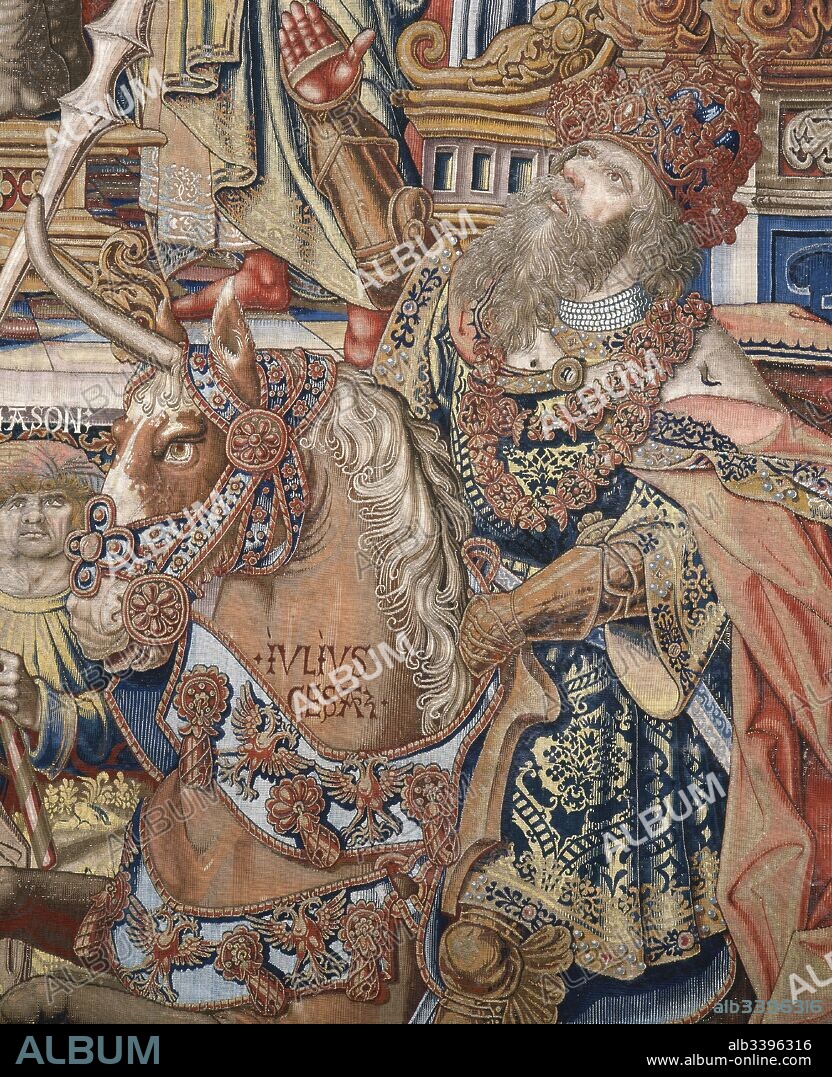 Julio César a caballo. Emperador romano. Detalle del tapiz titulado La Fama. Pertenece a la serie "Los Honores", tejidos por el tapicero de la corte de Bruselas Pieter van Aelst. Fueron terminados en 1523. Celebraban la elección de Carlos de Habsburgo, rey de España desde 1516, para la dignidad del emperador del Sacro Imperio Romano Germánico, en 1519. Realizado con oro, plata, lana y seda. Museo de los Tapices. Palacio Real de La Granja de San Ildefonso. Provincia de Segovia. Castilla-León. España. Patrimonio Nacional.