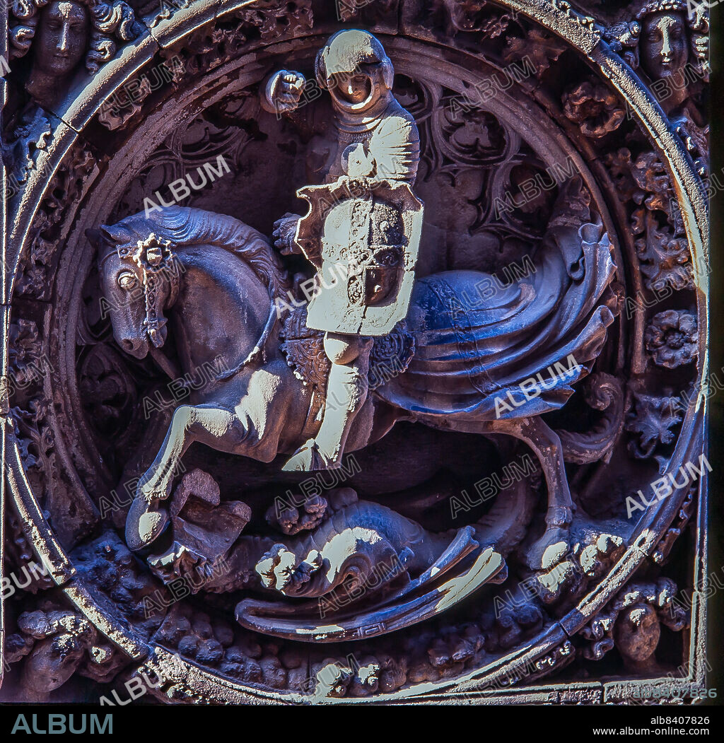 PERE- MARC SAFONT/ MEDALLON DE SAN JORDI, PLAÇA DE LA GENERALITAT DE CATALUÑA.