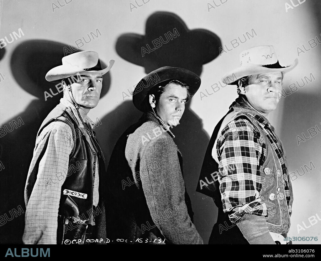 GLENN FORD, GUINN WILLIAMS y RANDOLPH SCOTT en LOS DESESPERADOS, 1943 (THE DESPERADOES), dirigida por CHARLES VIDOR. Copyright COLUMBIA PICTURES.